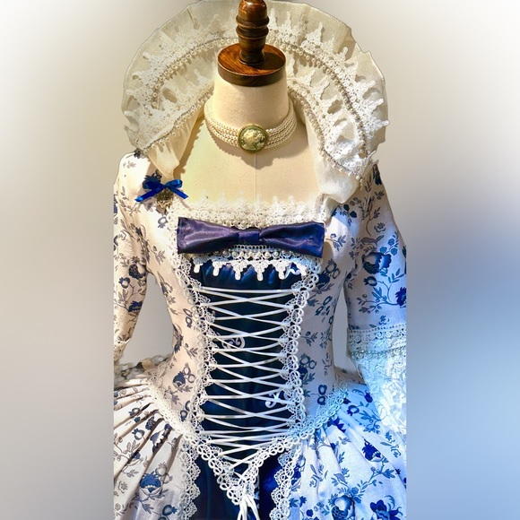 STUNNING, ONE OF A KIND, HANDMADE MARIE ANTOINETTE COSTUME! SIZE 6-8 Medium - Picture 3 of 9